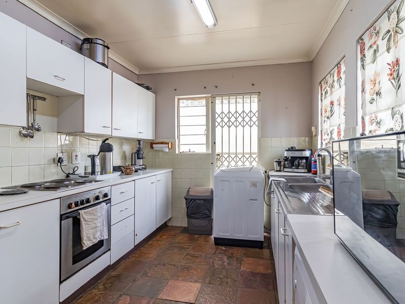 3 bedroom, 2 bathroom townhouse - Photo 4