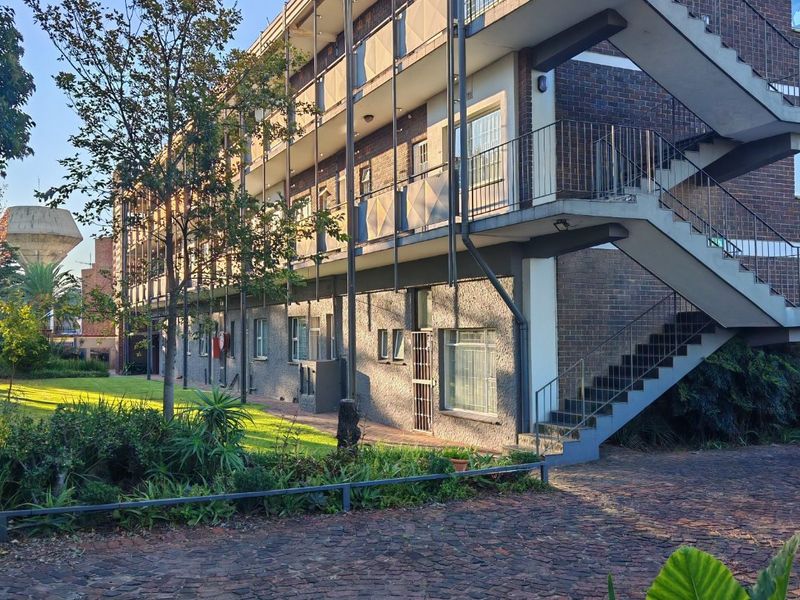 2 Bedroom Apartment for sale in Linden. - Photo 4