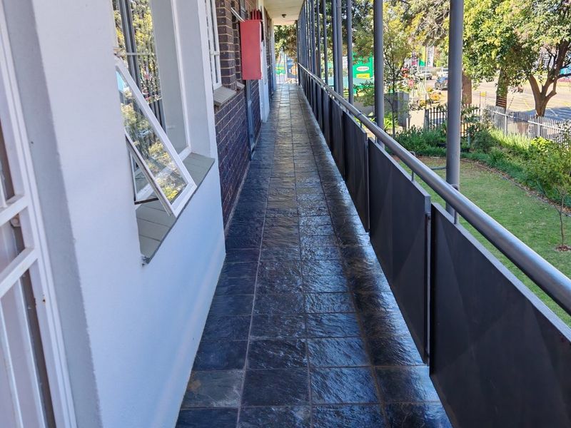 2 Bedroom Apartment for sale in Linden. - Photo 9