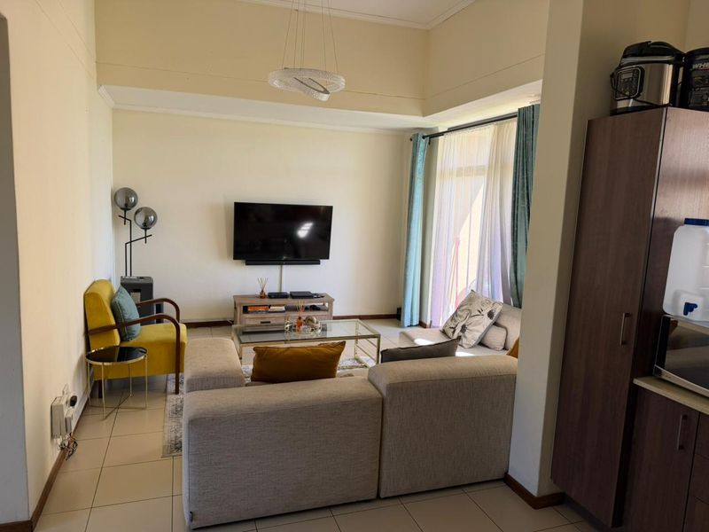 Modern 2-Bedroom Apartment in the Prestigious Jackal Creek Golf Estate - Photo 4