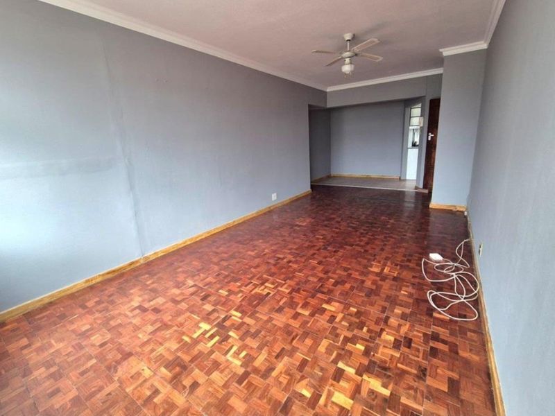 3 Bedrooms, 2 Bathrooms Apartment For Sale In Point, Durban - Photo 3