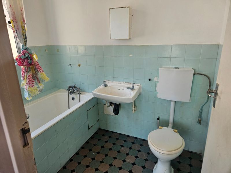 3 Bedrooms, 2 Bathrooms Apartment For Sale In Point, Durban - Photo 5