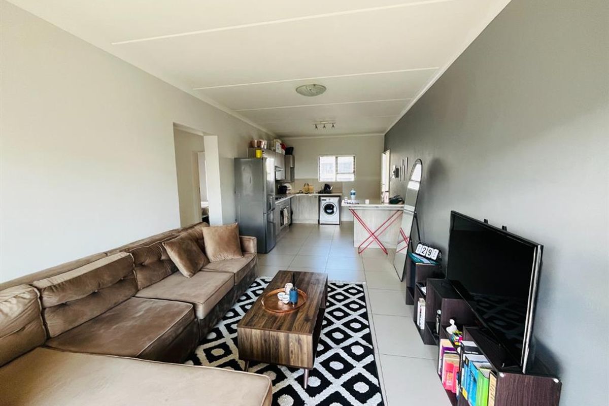 Chic Erand Gardens Flat for Rent - Photo 2