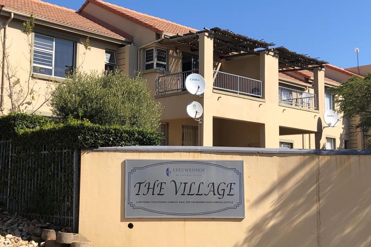 Spacious Leeuwenhof flat with pool access - Photo 2