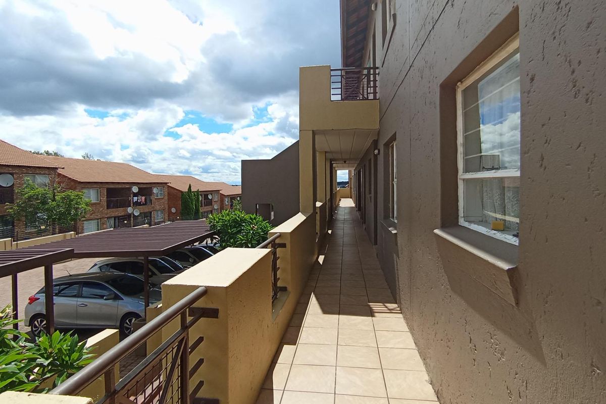 2-Bedroom Apartment with Balcony in San Pablo – Ideal Investment or First Home! - Photo 2