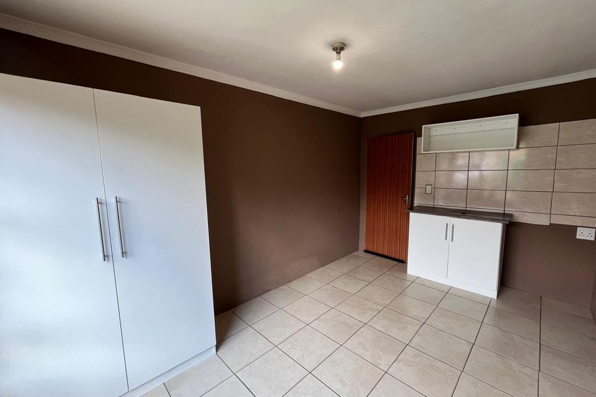 INVESTMENT PROPERTY FOR SALE - HIGH RENTAL INCOME OPPORTUNITY IN LOMBARDY EAST - Photo 5