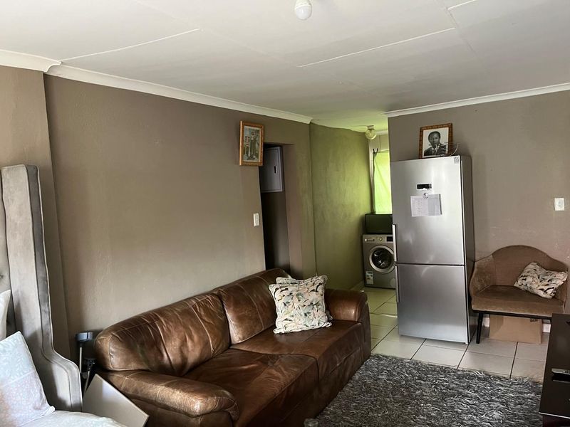 INVESTMENT PROPERTY FOR SALE - HIGH RENTAL INCOME OPPORTUNITY IN LOMBARDY EAST - Photo 4