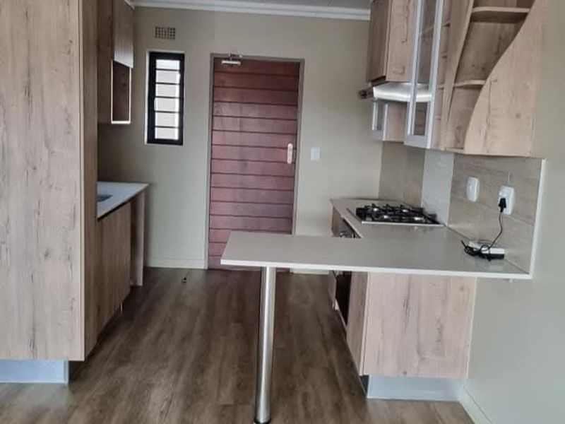 Modern 2-Bedroom Apartment in Roodepark Eco Estate - Photo 3