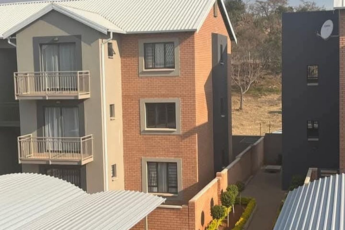 Modern 2-Bedroom Apartment in Roodepark Eco Estate - Photo 2