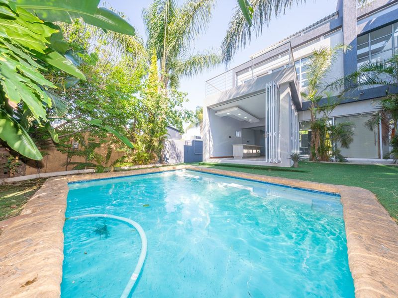 Ultra Modern Family Home with Pool in Thornvalley Estate - Photo 2