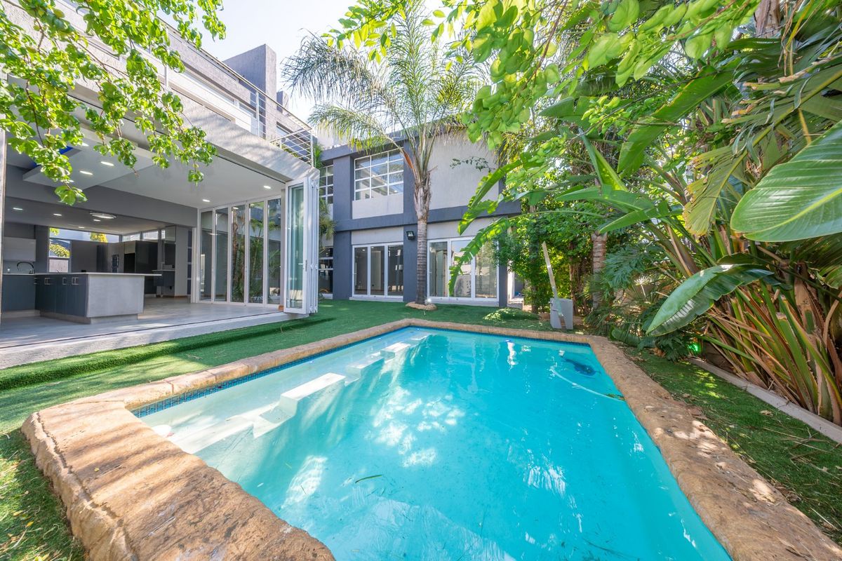 Ultra Modern Family Home with Pool in Thornvalley Estate - Photo 3