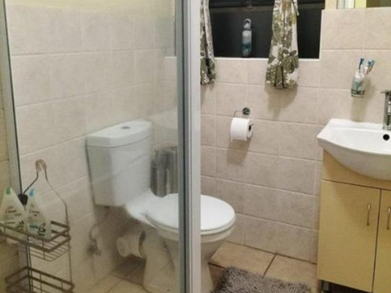 3 Bedroom Townhouse in Roodepoort - Photo 8