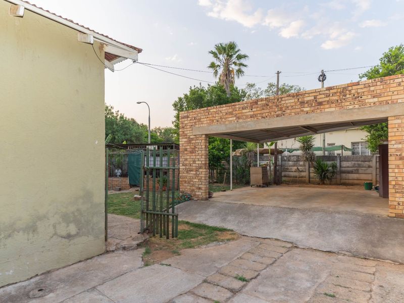 Centrally located Home For Sale.... - Photo 3