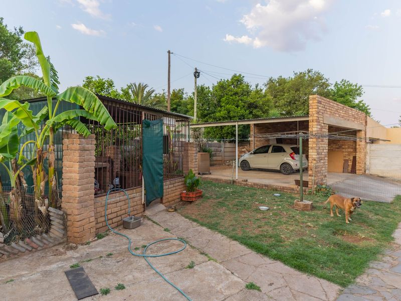 Centrally located Home For Sale.... - Photo 5