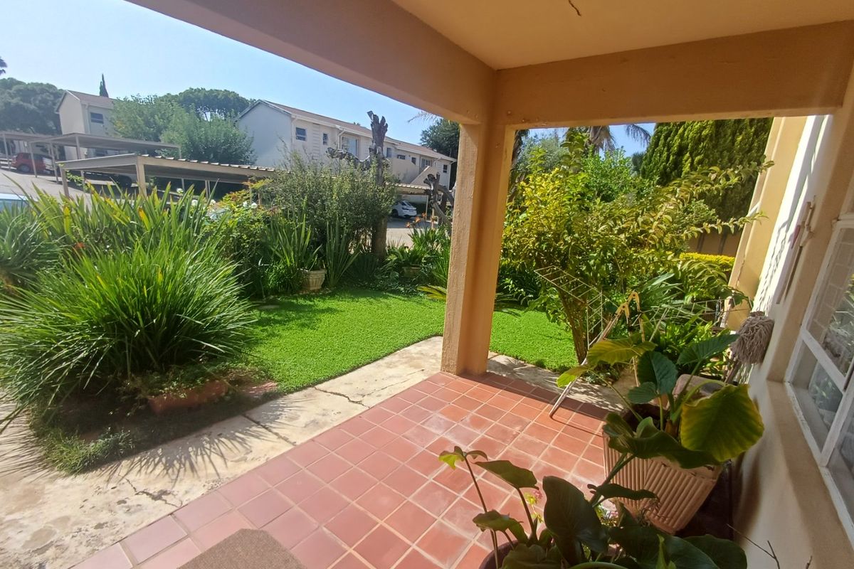 2 Bedroom Apartment in Wilkoppies - Photo 4