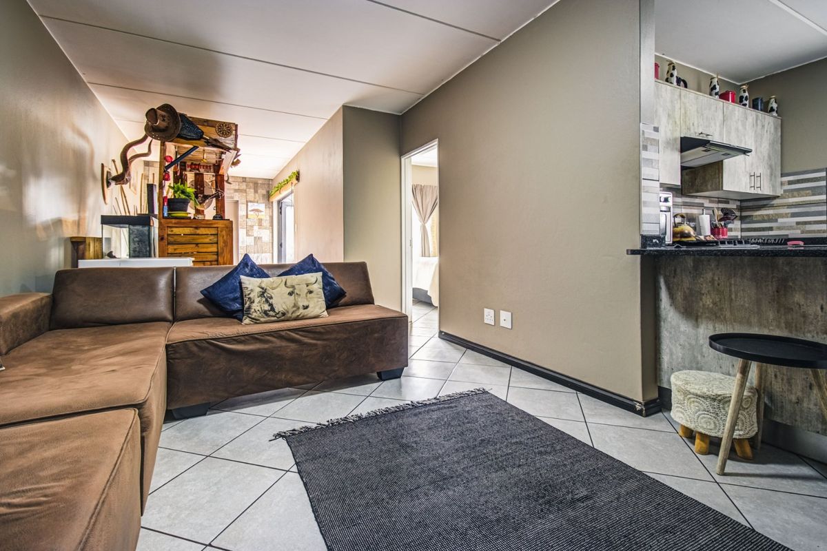 Modern Comfort, Ground Floor Bliss  - Photo 2