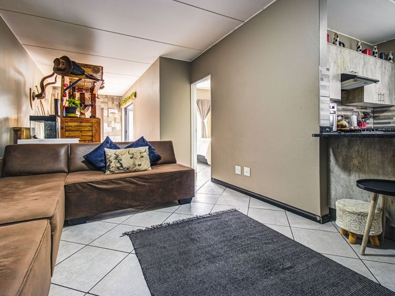 Modern Comfort, Ground Floor Bliss  - Photo 2
