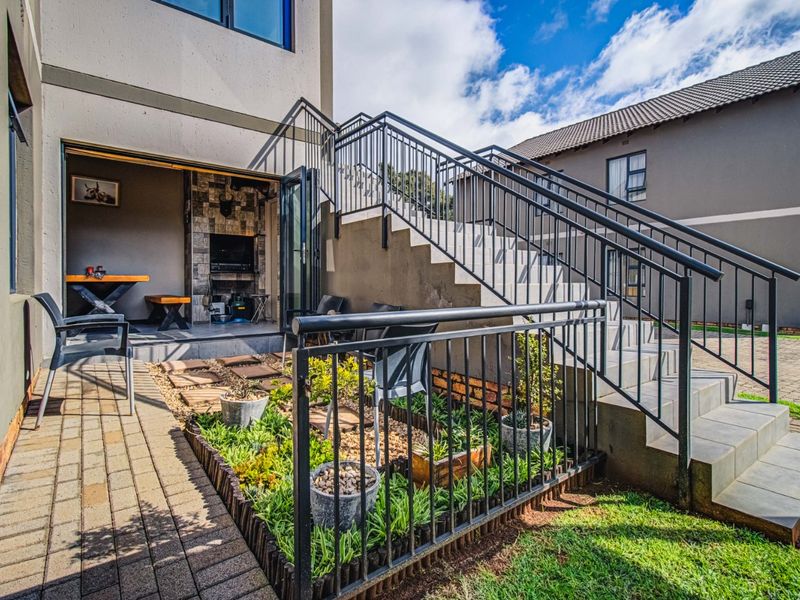 Modern Comfort, Ground Floor Bliss  - Photo 1