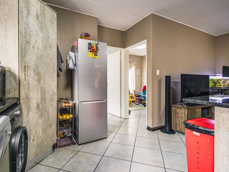 Modern Comfort, Ground Floor Bliss  - Photo 8