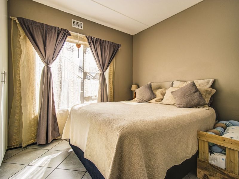 Modern Comfort, Ground Floor Bliss  - Photo 10