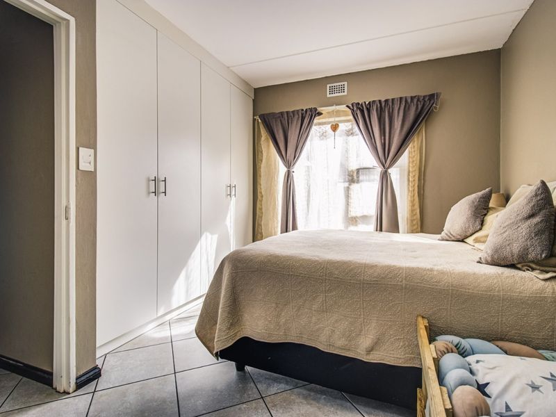 Modern Comfort, Ground Floor Bliss  - Photo 7