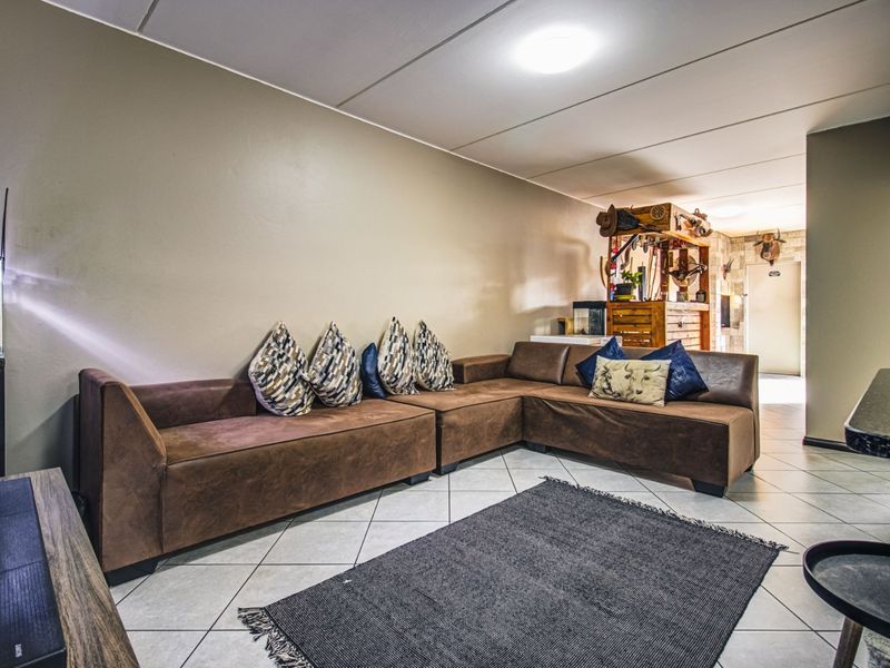 Modern Comfort, Ground Floor Bliss  - Photo 4