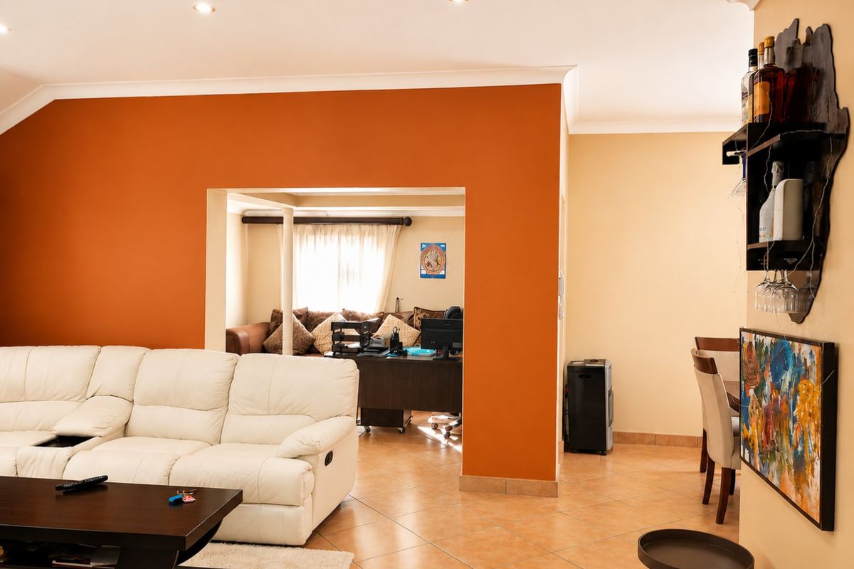 3 Bedroom Hurlyvale haven with open plan living and swimming pool - Photo 5