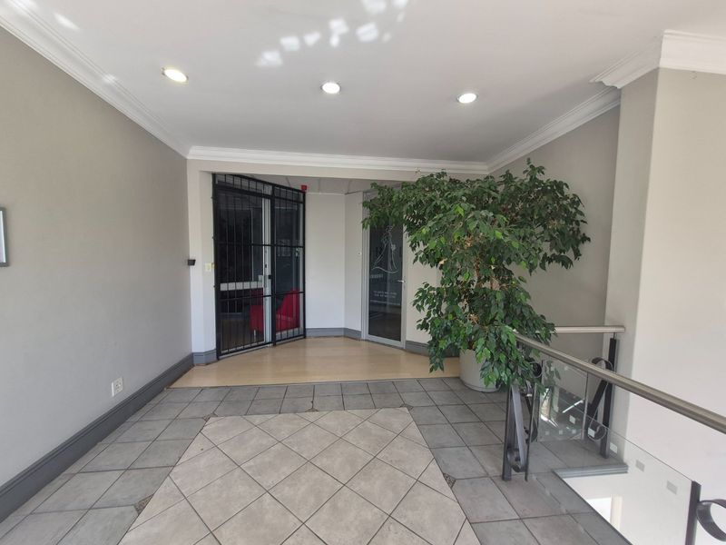 Bryanston Office Space with Generator, Water Backup & 24/7 Security - Photo 4