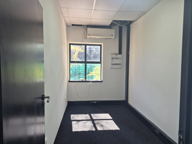 Bryanston Modern Fitted Office with Large Boardroom in Secure Office Park - Photo 6