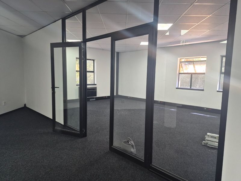 Bryanston Modern Fitted Office with Large Boardroom in Secure Office Park - Photo 4