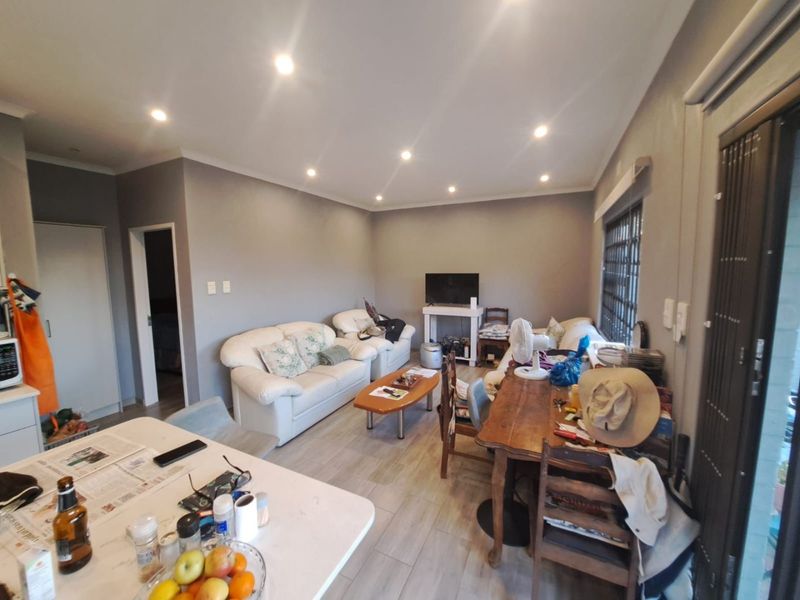 REAL ESTATE SERVICES INVITES YOU TO A STYLISH NEW APARTMENT  - Photo 9