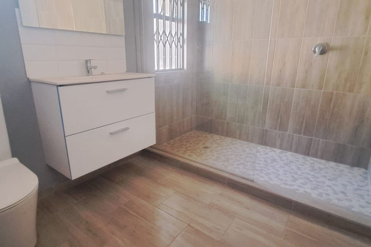 REAL ESTATE SERVICES INVITES YOU TO A STYLISH NEW APARTMENT  - Photo 5