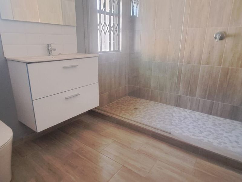 REAL ESTATE SERVICES INVITES YOU TO A STYLISH NEW APARTMENT  - Photo 5