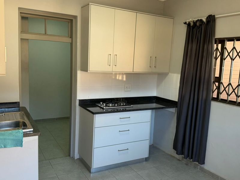 REAL ESTATE SERVICES INVITES YOU TO JANINE'S STYLISH NEW APARTMENT  - Photo 2