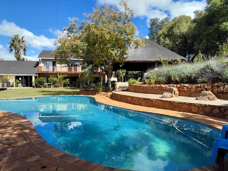 Luxury, Space, Location — All in One! - Photo 1