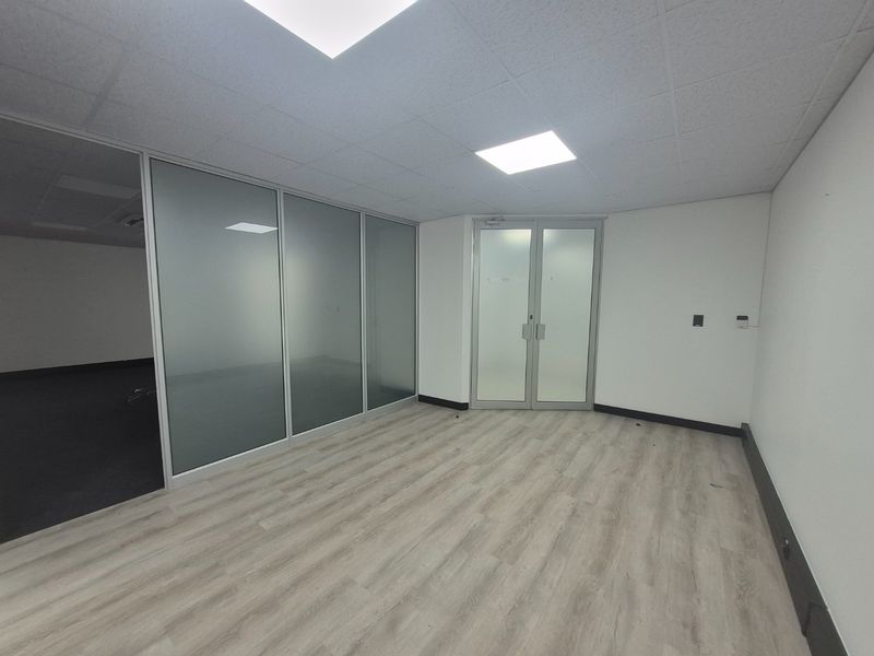 Exceptional Fitted Office in A-Grade Sunninghill Office Park - Photo 7