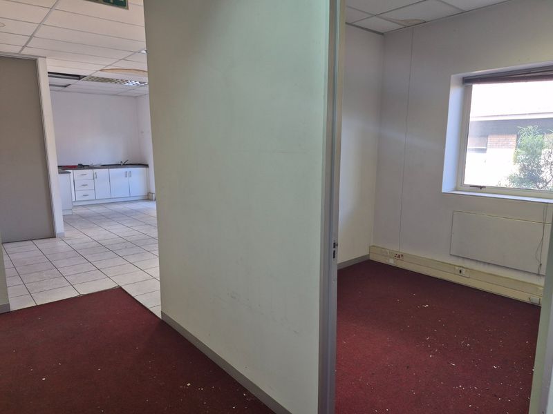 A-Grade Sunninghill Office Ready for Custom Fitout - Photo 9