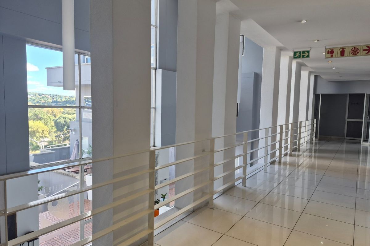 A-Grade Sunninghill Office Ready for Custom Fitout - Photo 2