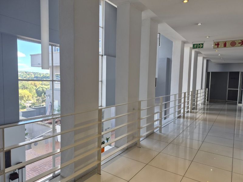 A-Grade Sunninghill Office Ready for Custom Fitout - Photo 2