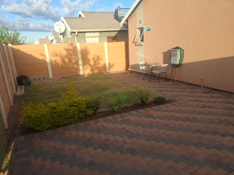 2 BEDROOM  HOUSE FOR RENTAL IN SKY CITY - Photo 2