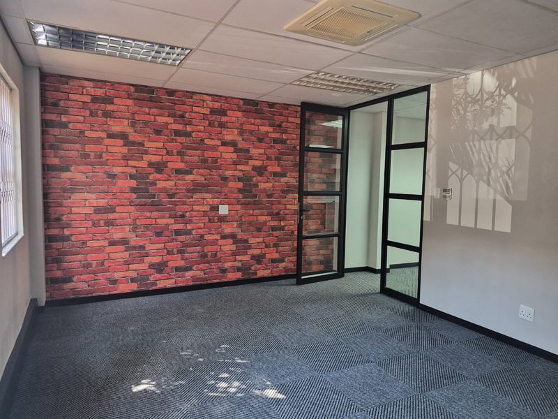 0 Bed Commercial in Sunninghill for Rent - Photo 2