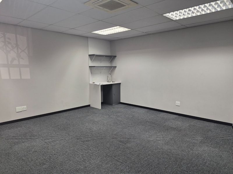 0 Bed Commercial in Sunninghill for Rent - Photo 6