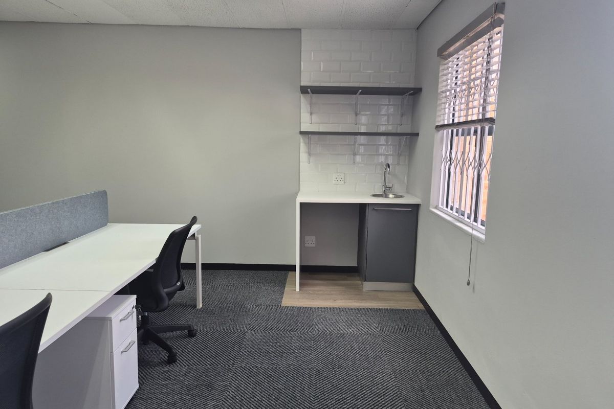 Move-In Ready Ground Floor Office Space To Let in Sunninghill - Photo 5