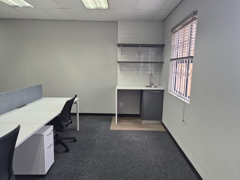 Move-In Ready Ground Floor Office Space To Let in Sunninghill - Photo 5