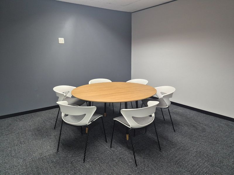Move-In Ready Ground Floor Office Space To Let in Sunninghill - Photo 2