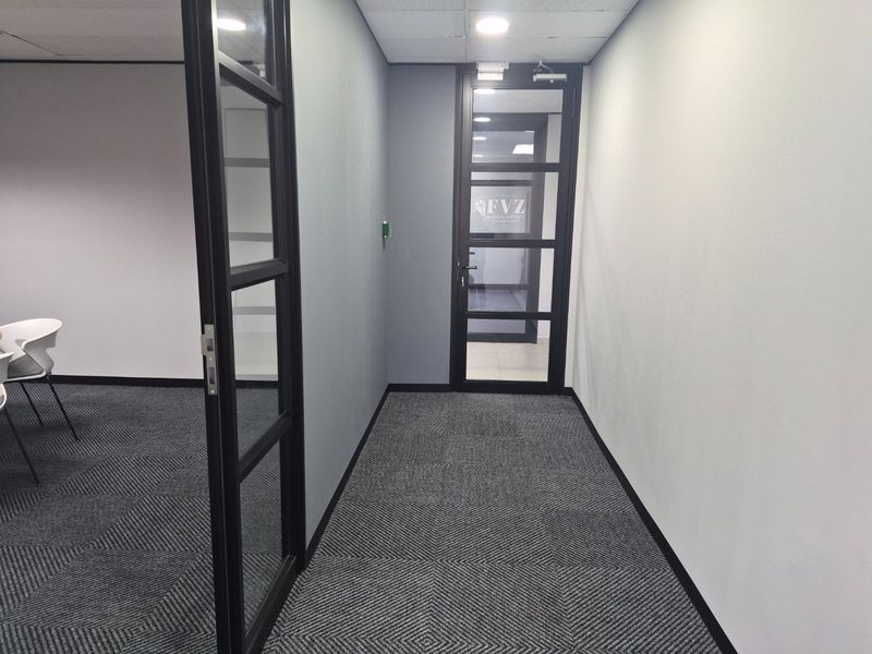 Move-In Ready Ground Floor Office Space To Let in Sunninghill - Photo 8