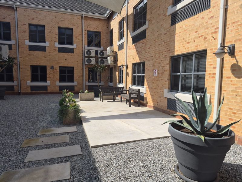 Move-In Ready Ground Floor Office Space To Let in Sunninghill - Photo 10