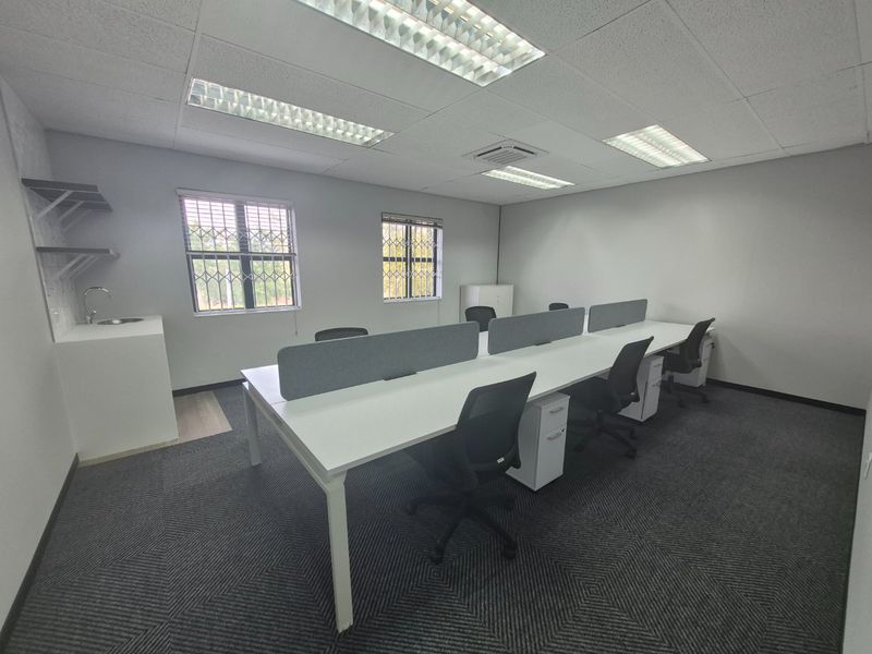 Move-In Ready Ground Floor Office Space To Let in Sunninghill - Photo 3