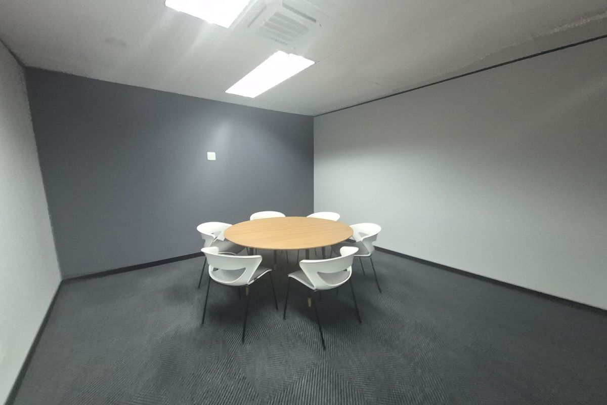 Move-In Ready Ground Floor Office Space To Let in Sunninghill - Photo 4