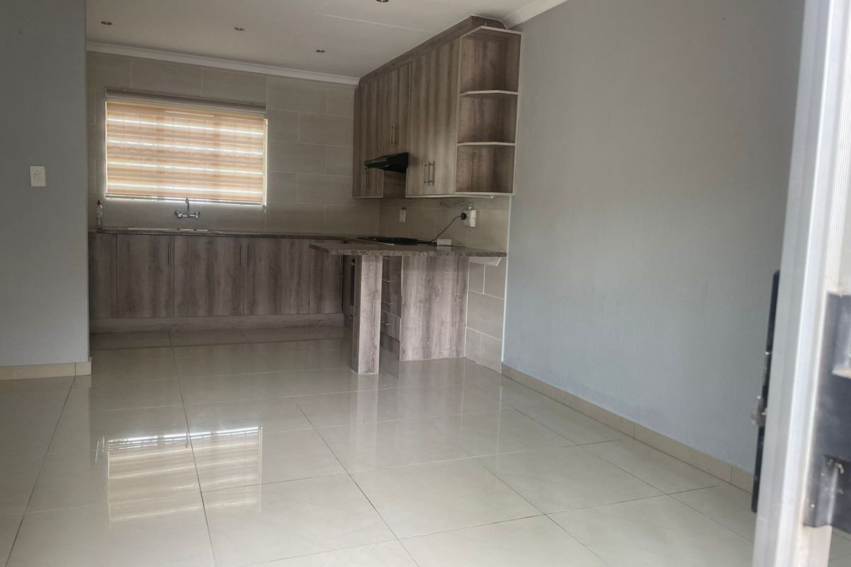 STYLISH 3 BEDROOM  IN JERICHO COMPLEX, TO RENT  24 HOURS SECURITY  - Photo 4